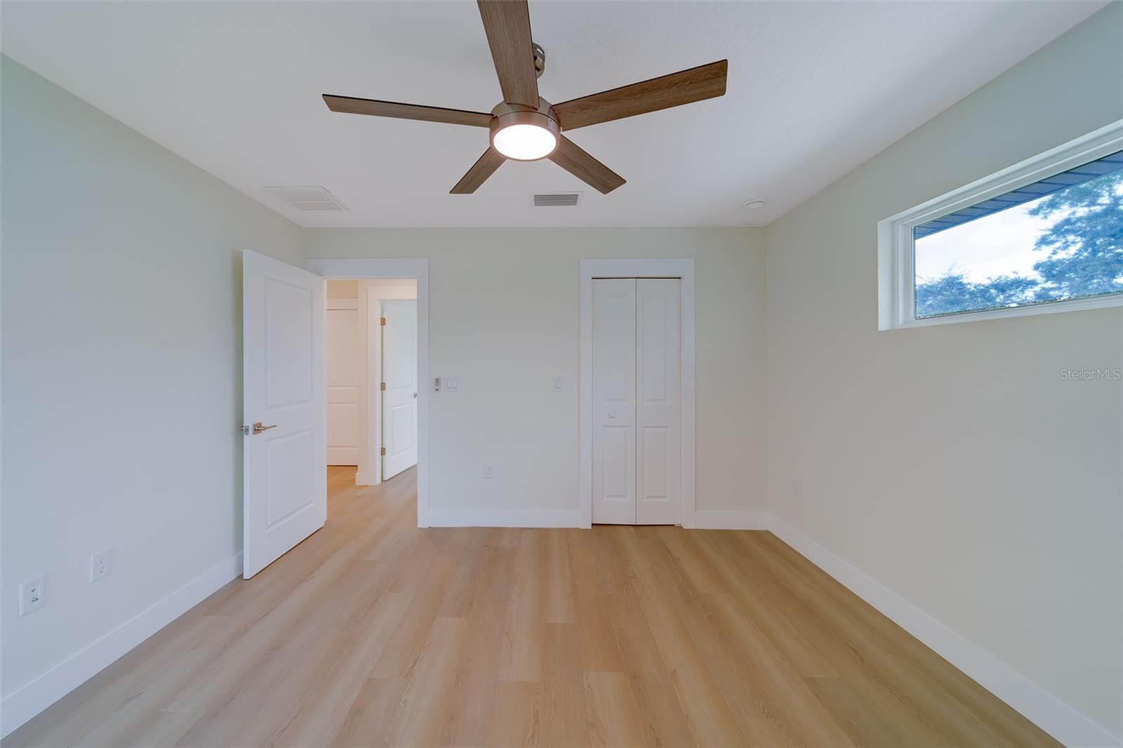 Image 20 of 64 For 14723 Sunset Drive