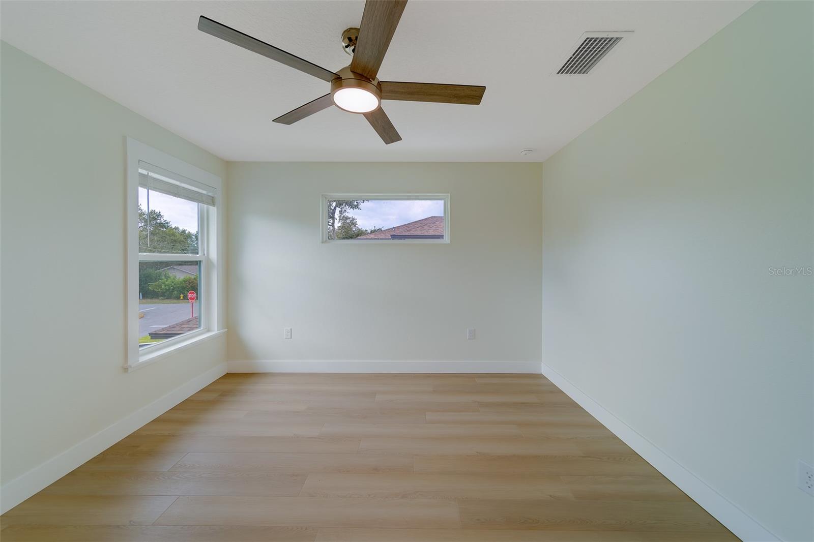 Image 22 of 64 For 14723 Sunset Drive