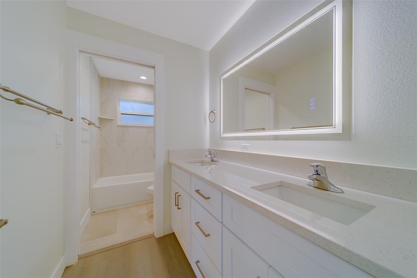 Image 24 of 64 For 14723 Sunset Drive