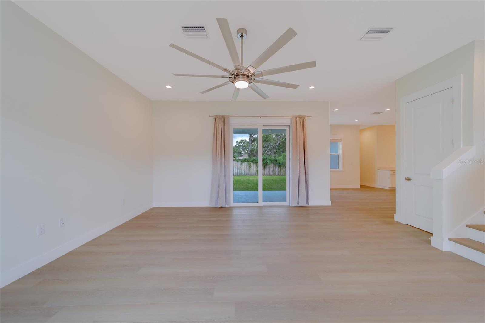 Image 3 of 64 For 14723 Sunset Drive