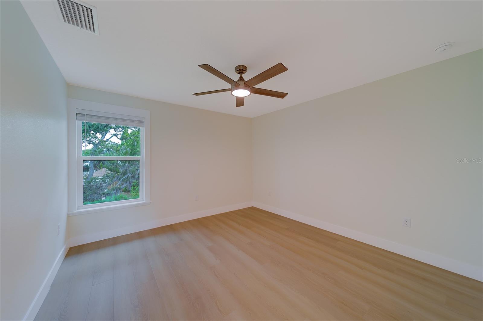 Image 32 of 64 For 14723 Sunset Drive