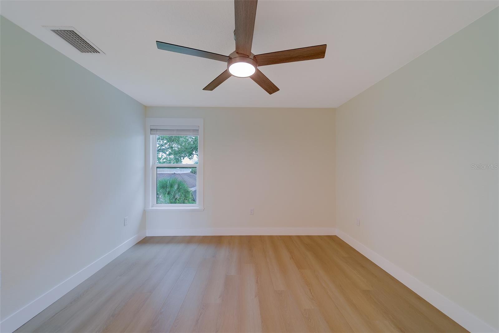 Image 33 of 64 For 14723 Sunset Drive