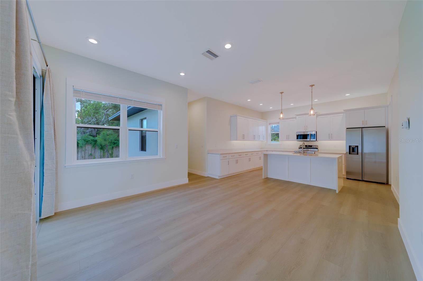 Image 6 of 64 For 14723 Sunset Drive