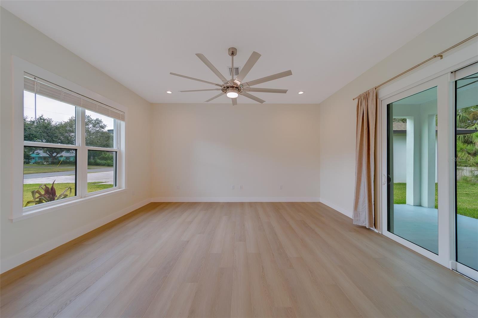 Image 7 of 64 For 14723 Sunset Drive