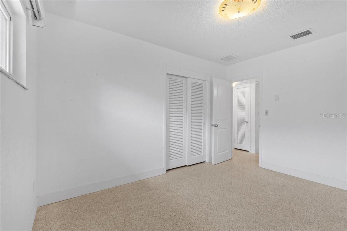 Image 27 of 42 For 2540 Shore Drive Se