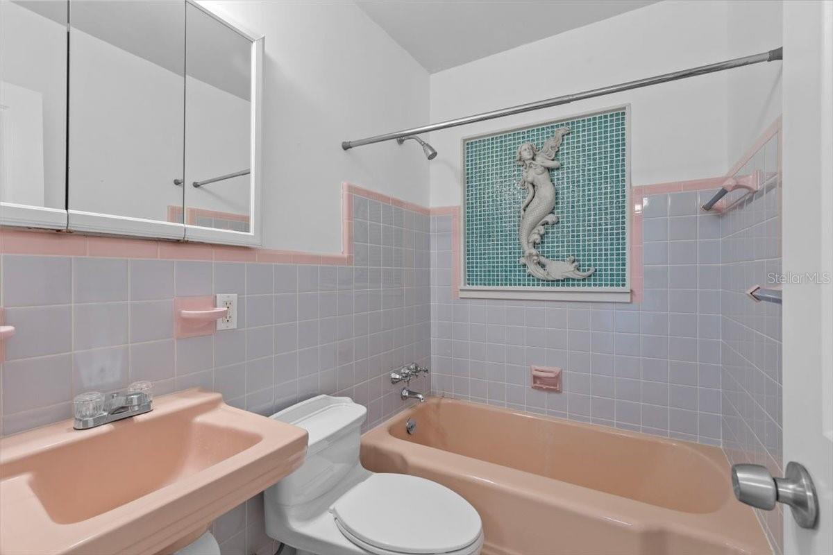 Image 28 of 42 For 2540 Shore Drive Se