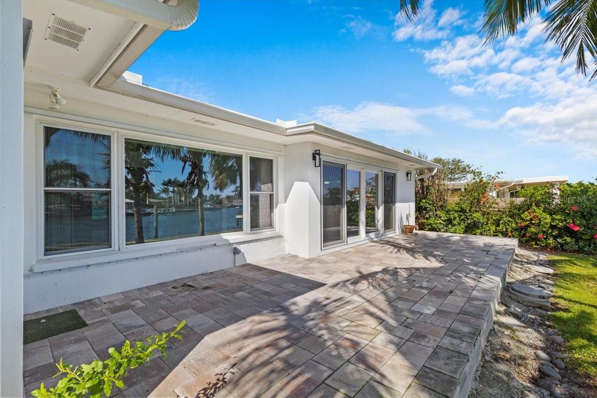 Image 29 of 42 For 2540 Shore Drive Se