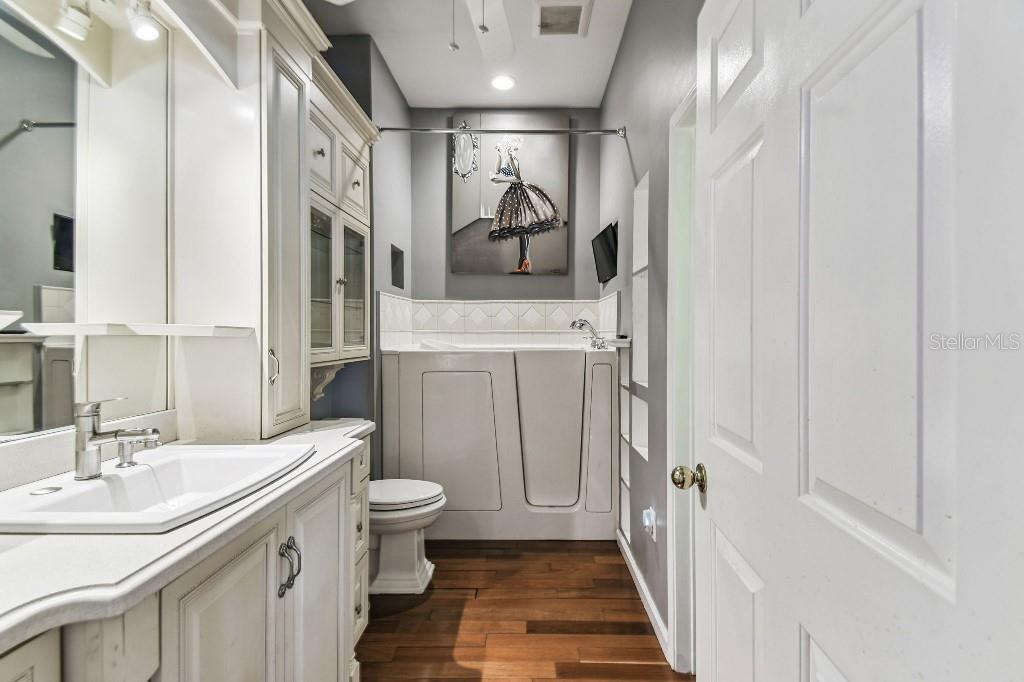 Image 13 of 22 For 544 Water Street