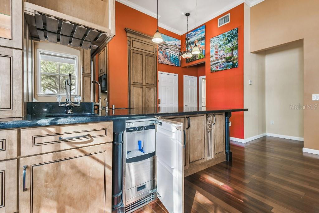 Image 6 of 22 For 544 Water Street