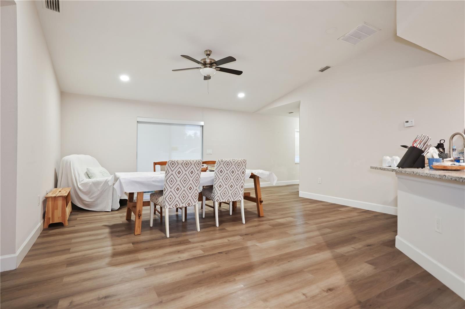 Image 13 of 31 For 8414 River Dune Street