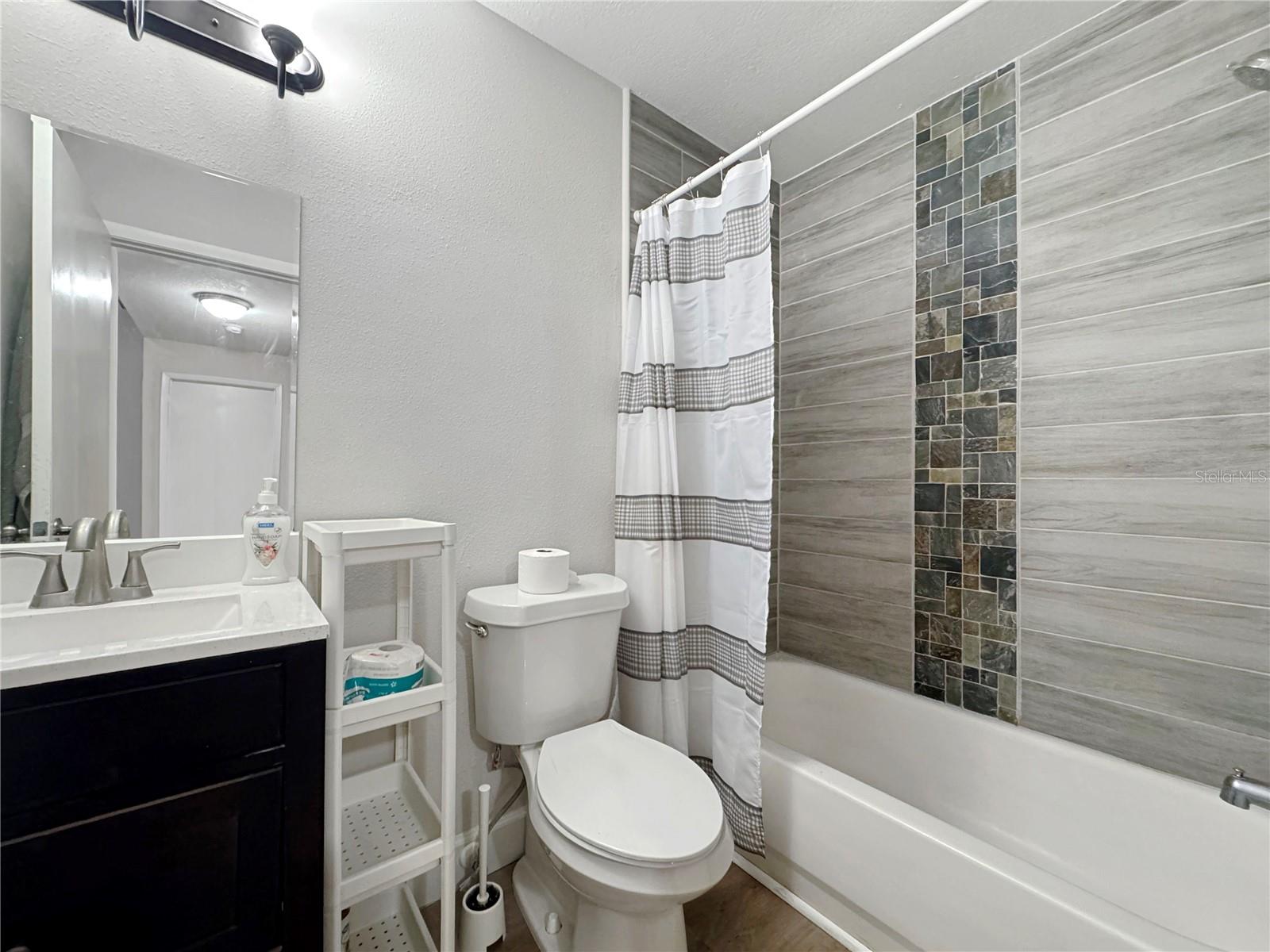 Image 22 of 31 For 8414 River Dune Street