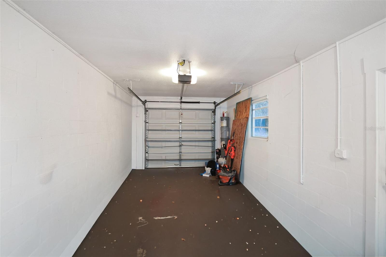 Image 7 of 31 For 8414 River Dune Street