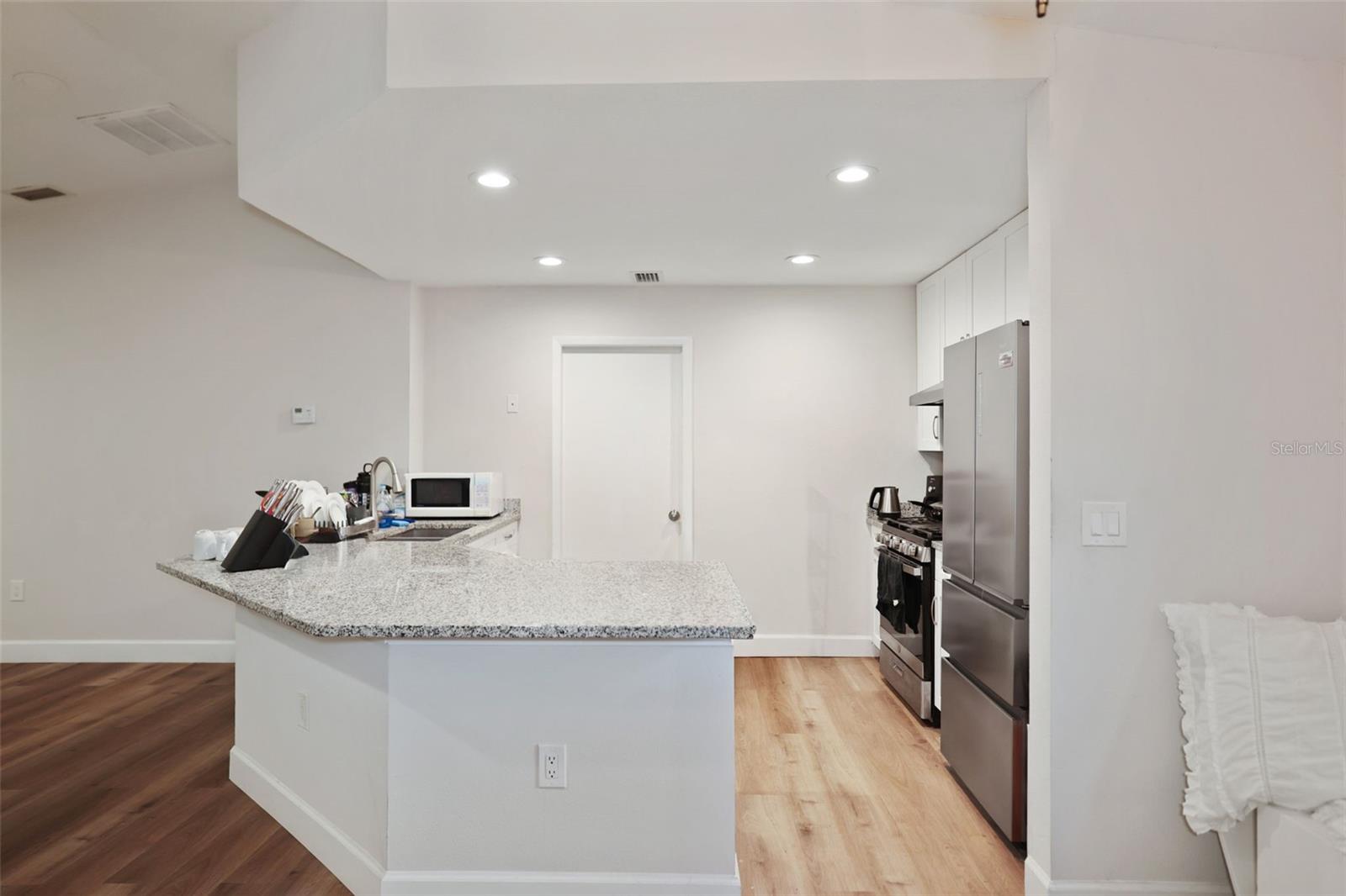 Image 8 of 31 For 8414 River Dune Street