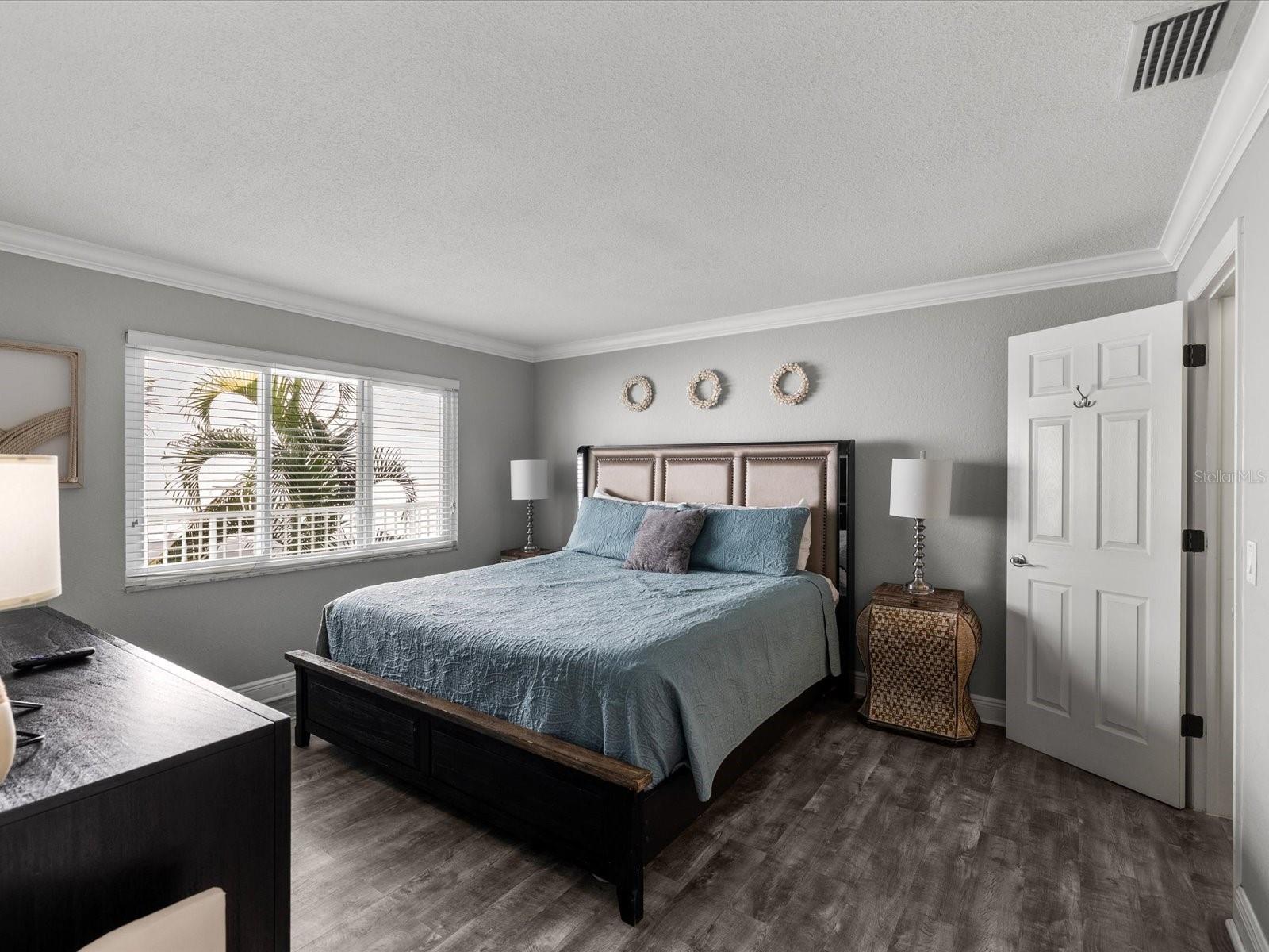 Image 14 of 63 For 185 Brightwater Drive 6