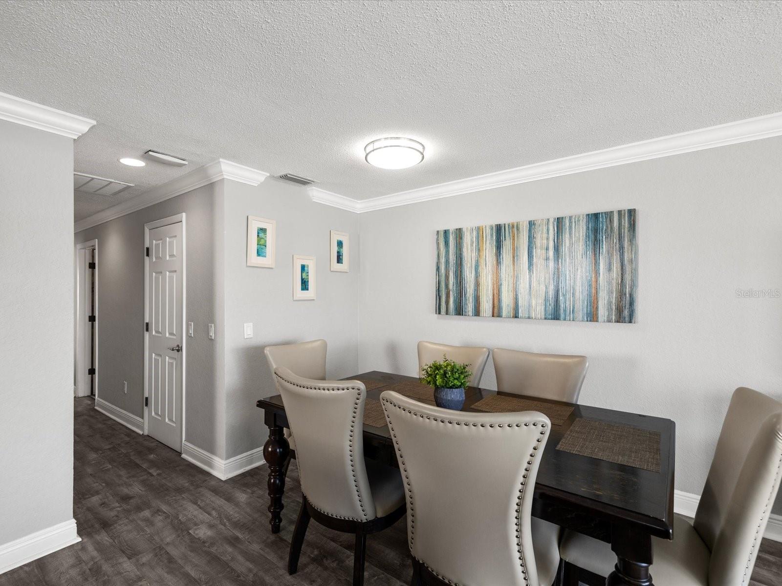 Image 22 of 63 For 185 Brightwater Drive 6