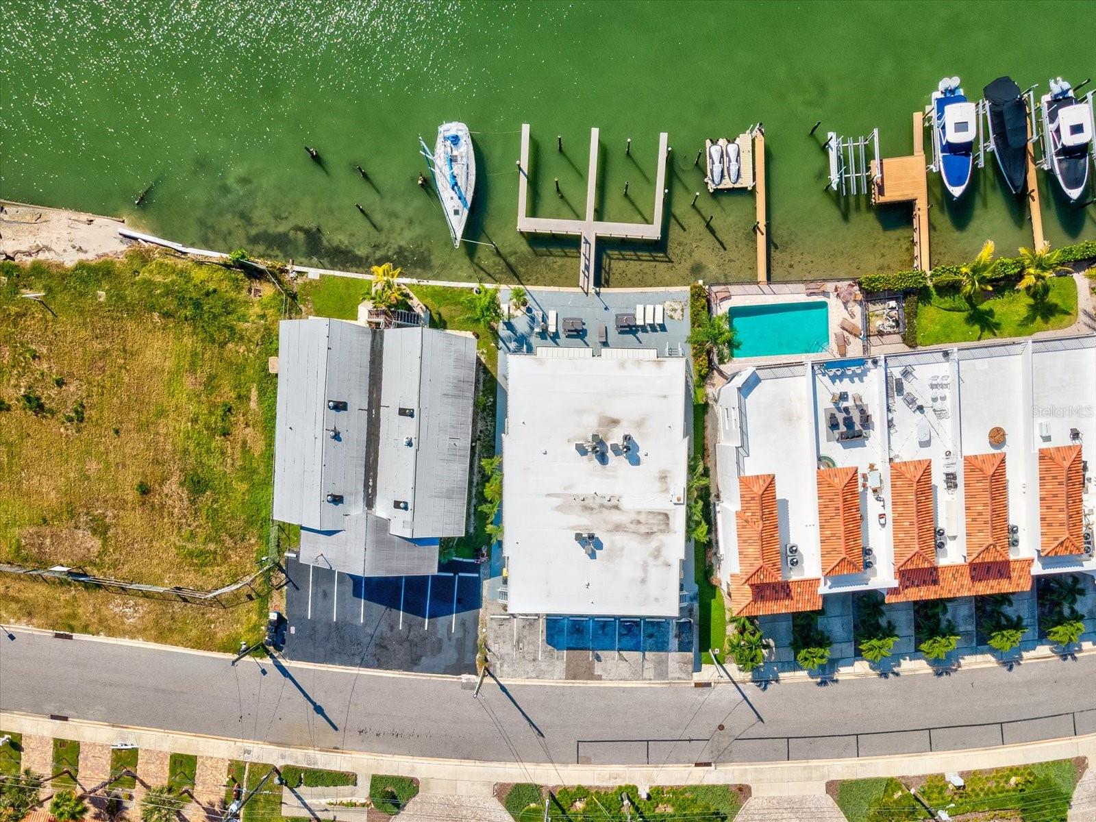 Image 32 of 63 For 185 Brightwater Drive 6