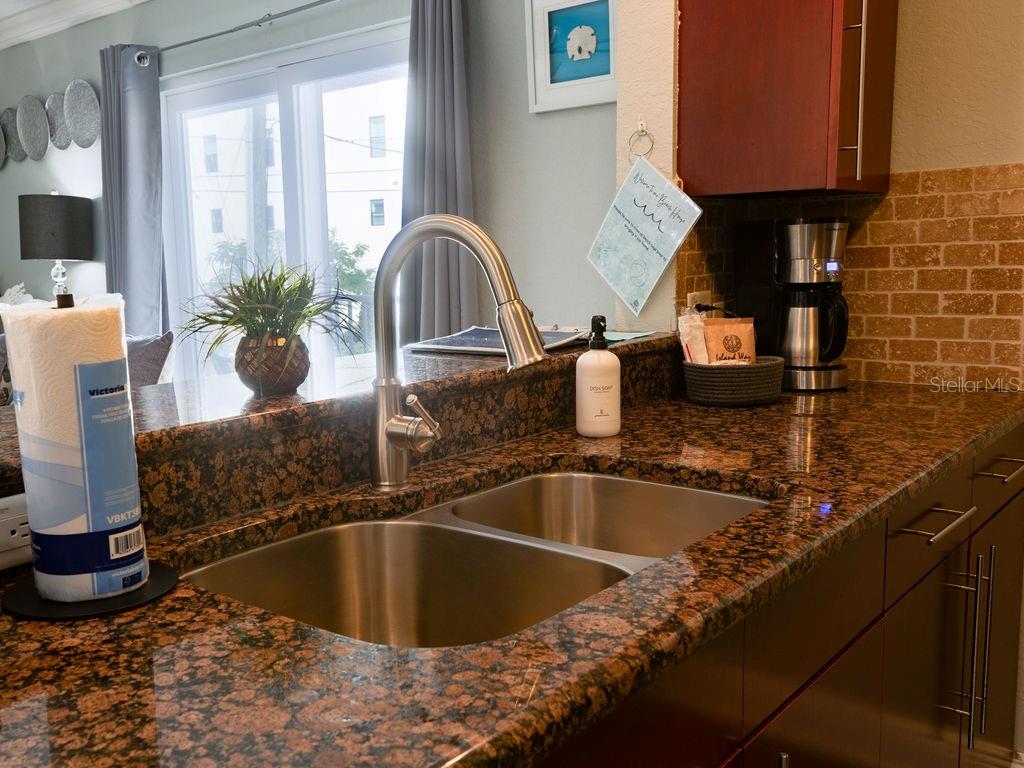 Image 7 of 63 For 185 Brightwater Drive 6