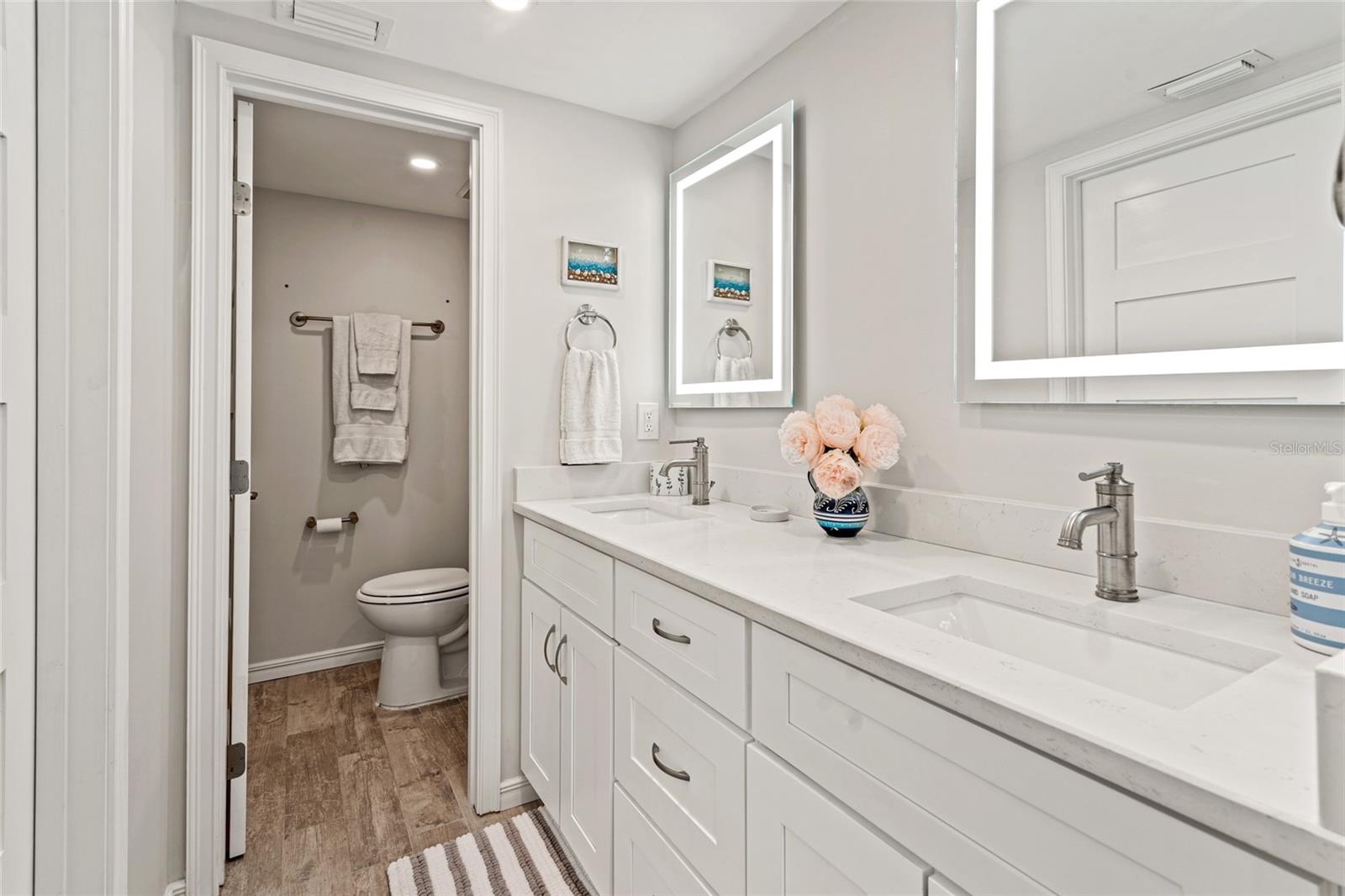 Image 16 of 49 For 5396 Gulf Boulevard 410