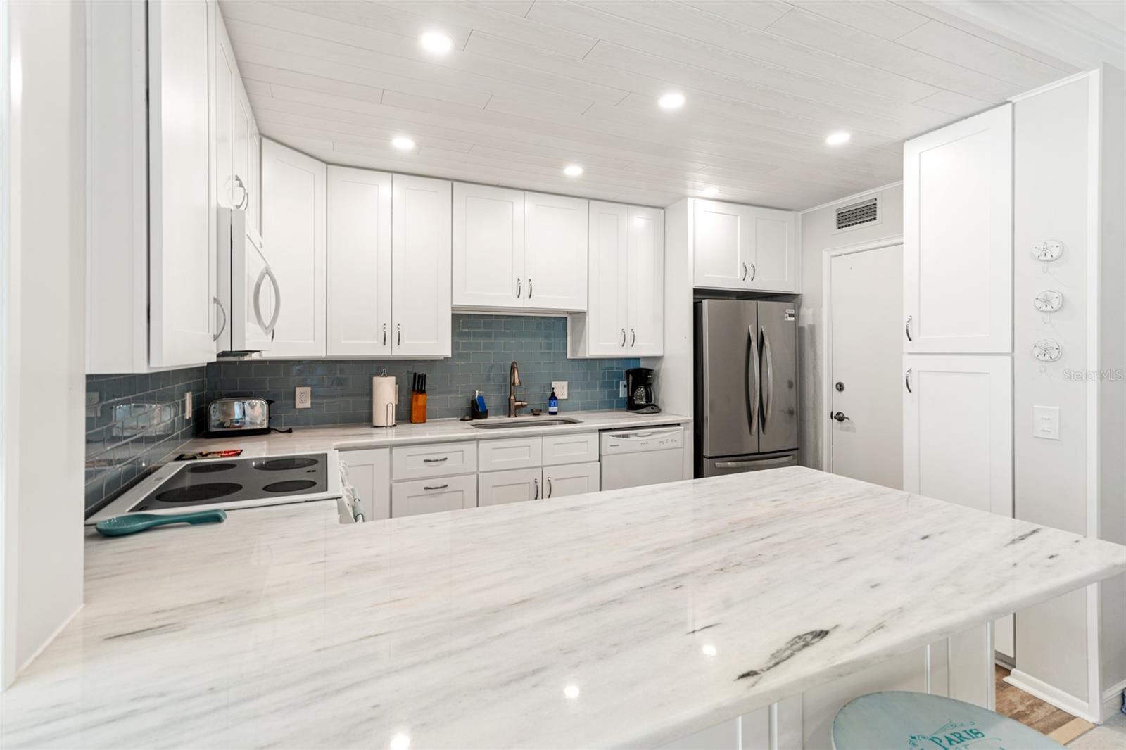 Image 22 of 49 For 5396 Gulf Boulevard 410