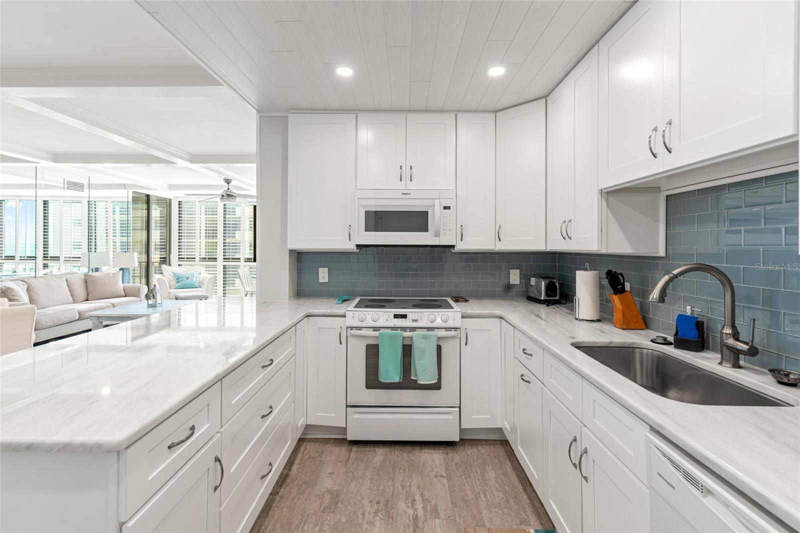 Image 23 of 49 For 5396 Gulf Boulevard 410