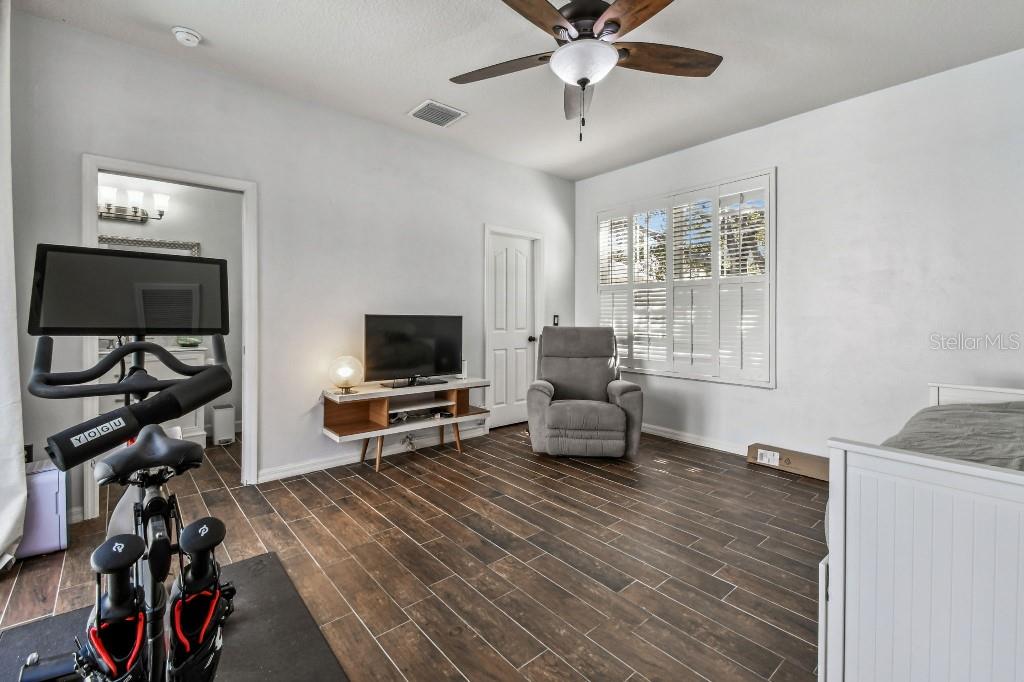 Listing photo id 18 for 19204 Wind Dancer Street