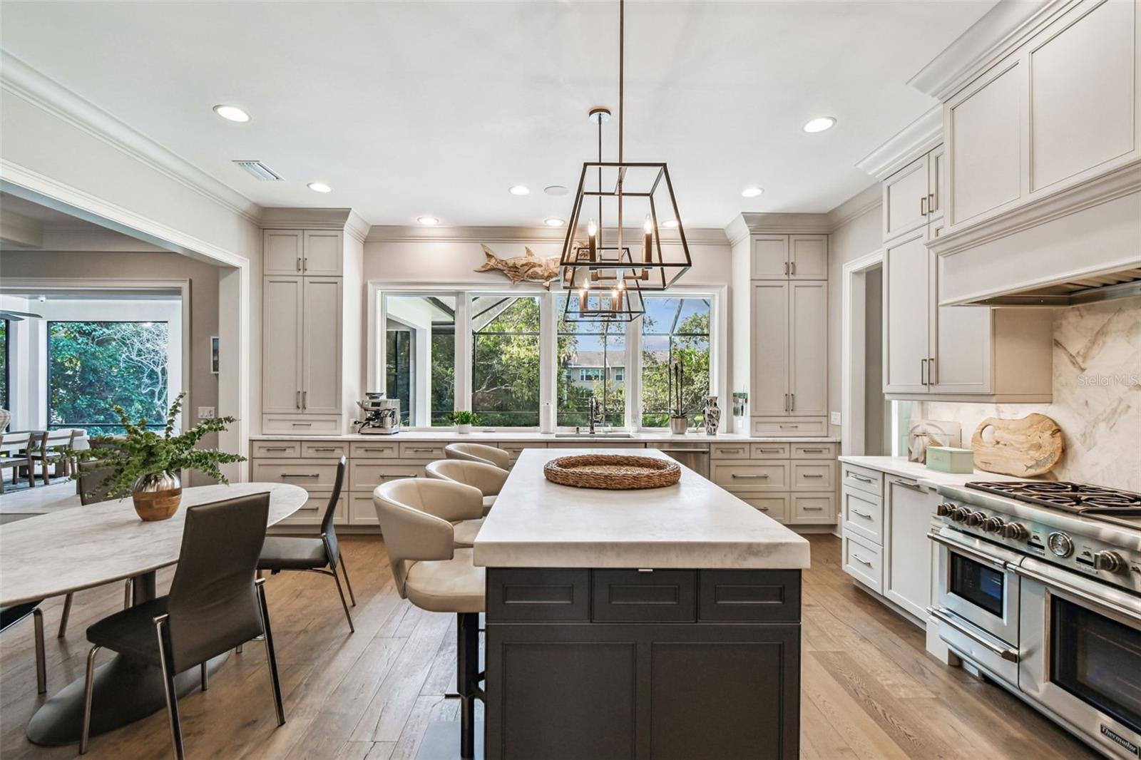 Image 4 of 64 For 2922 Hawthorne Road