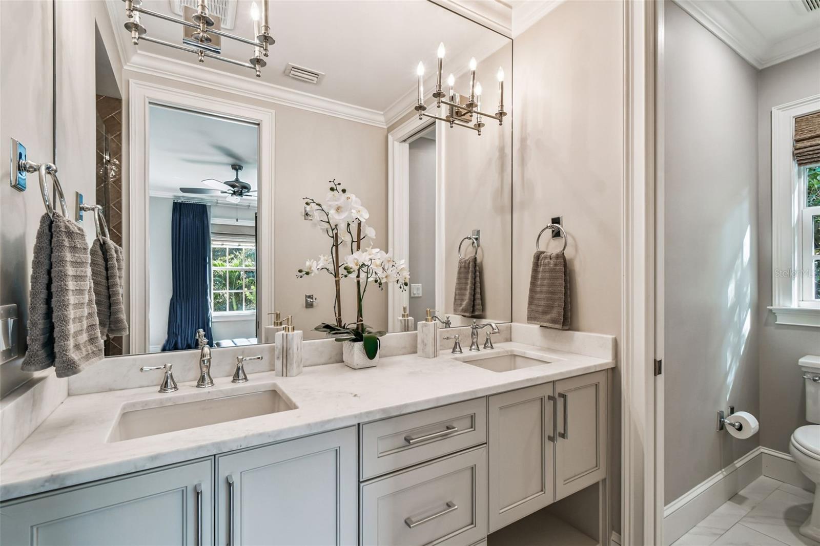 Image 43 of 64 For 2922 Hawthorne Road