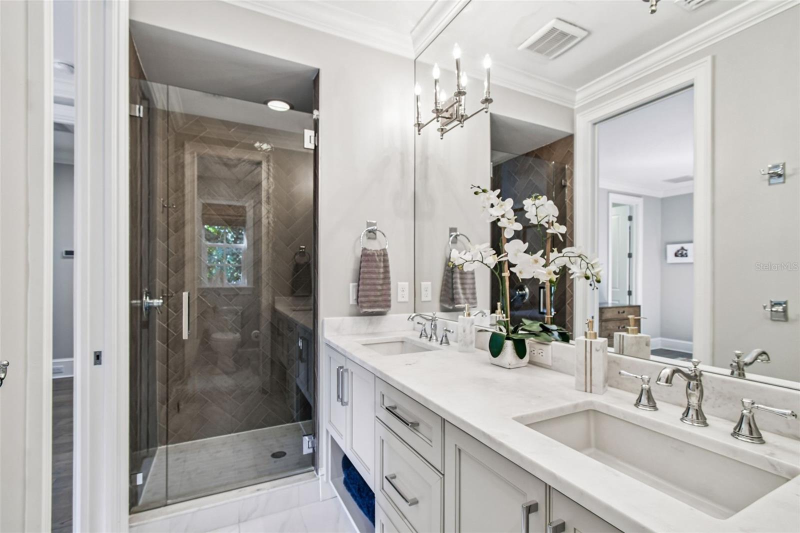 Image 44 of 64 For 2922 Hawthorne Road