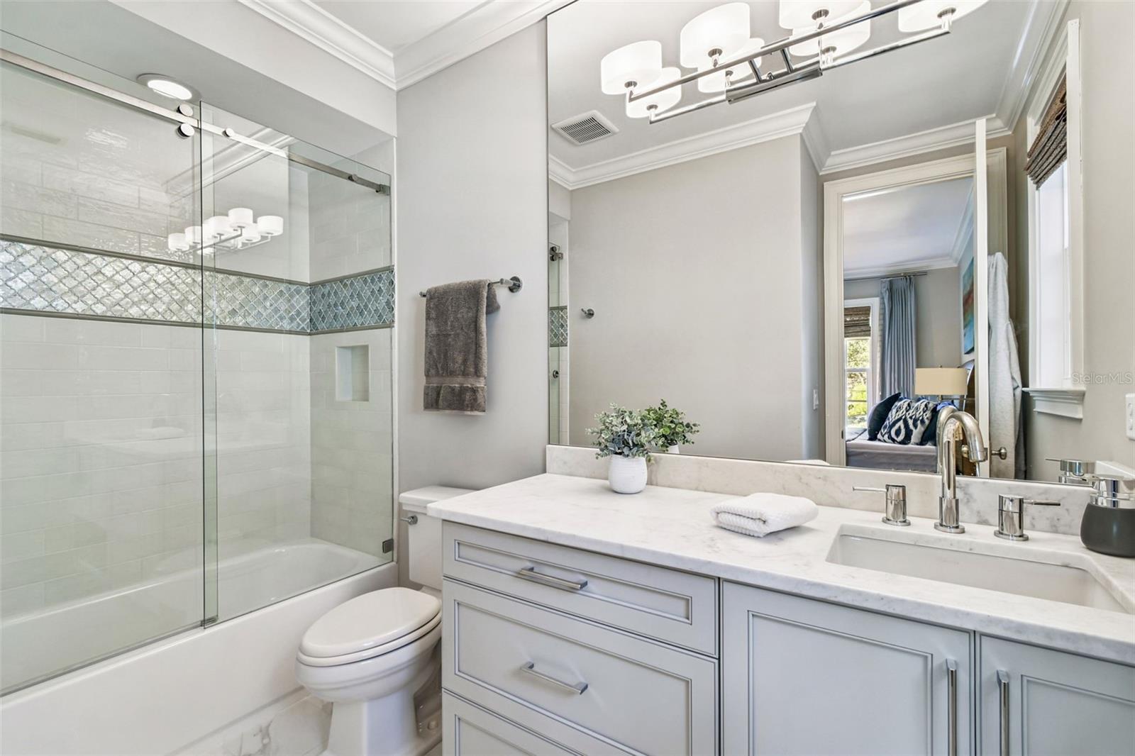 Image 46 of 64 For 2922 Hawthorne Road