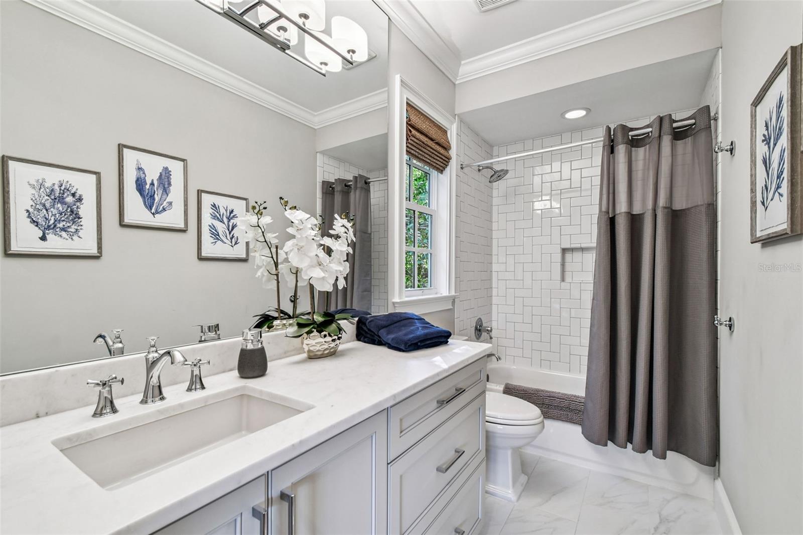 Image 49 of 64 For 2922 Hawthorne Road