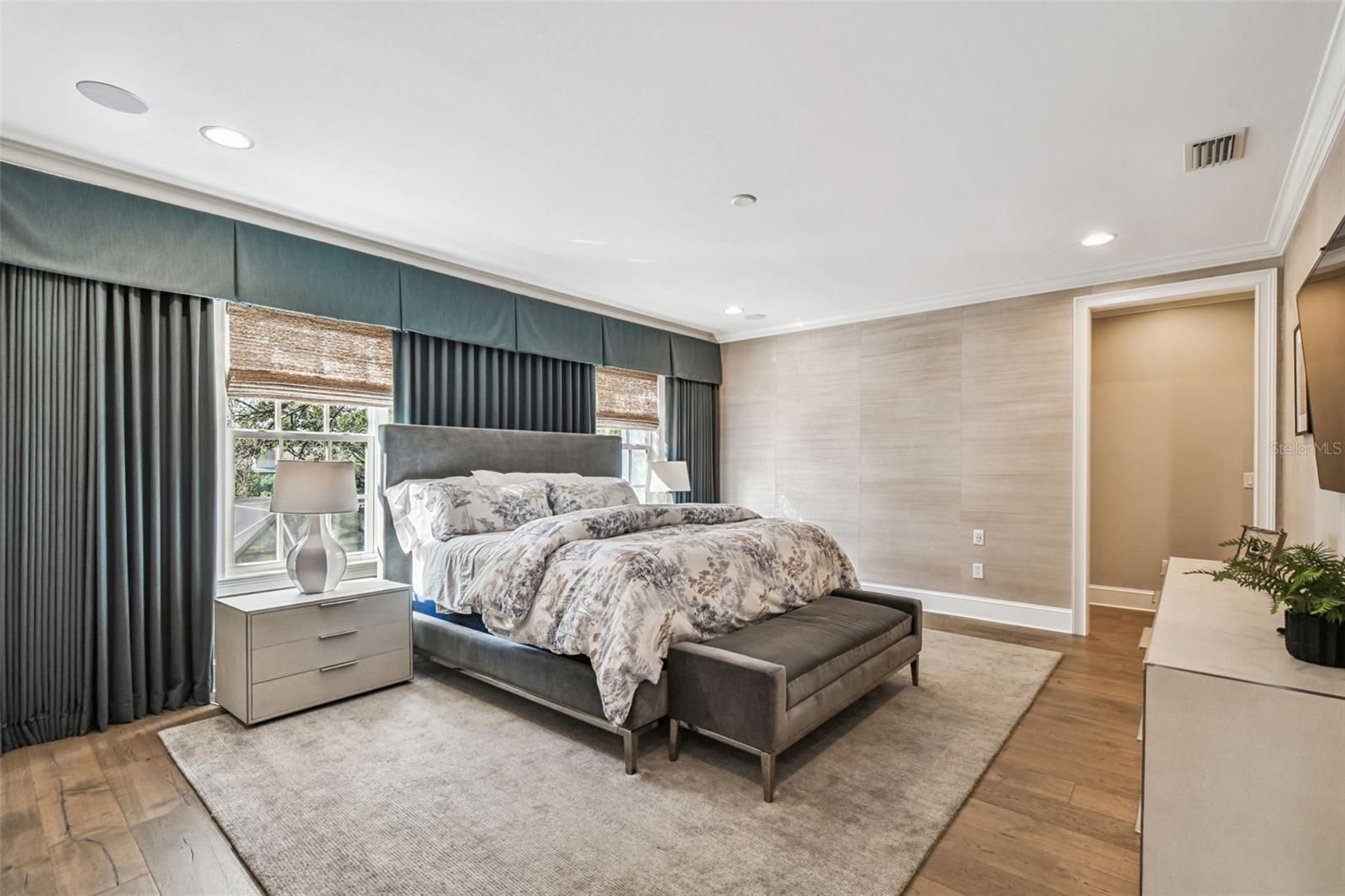 Image 5 of 64 For 2922 Hawthorne Road