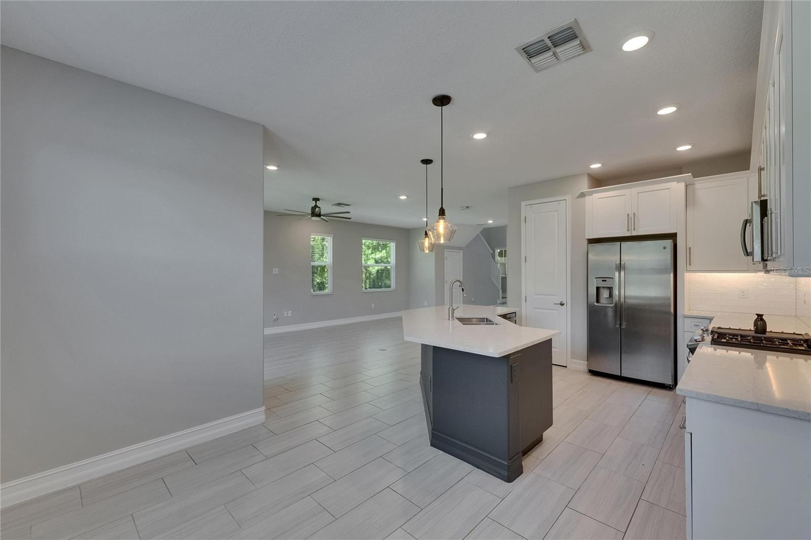 Image 28 of 88 For 4899 Isola Court