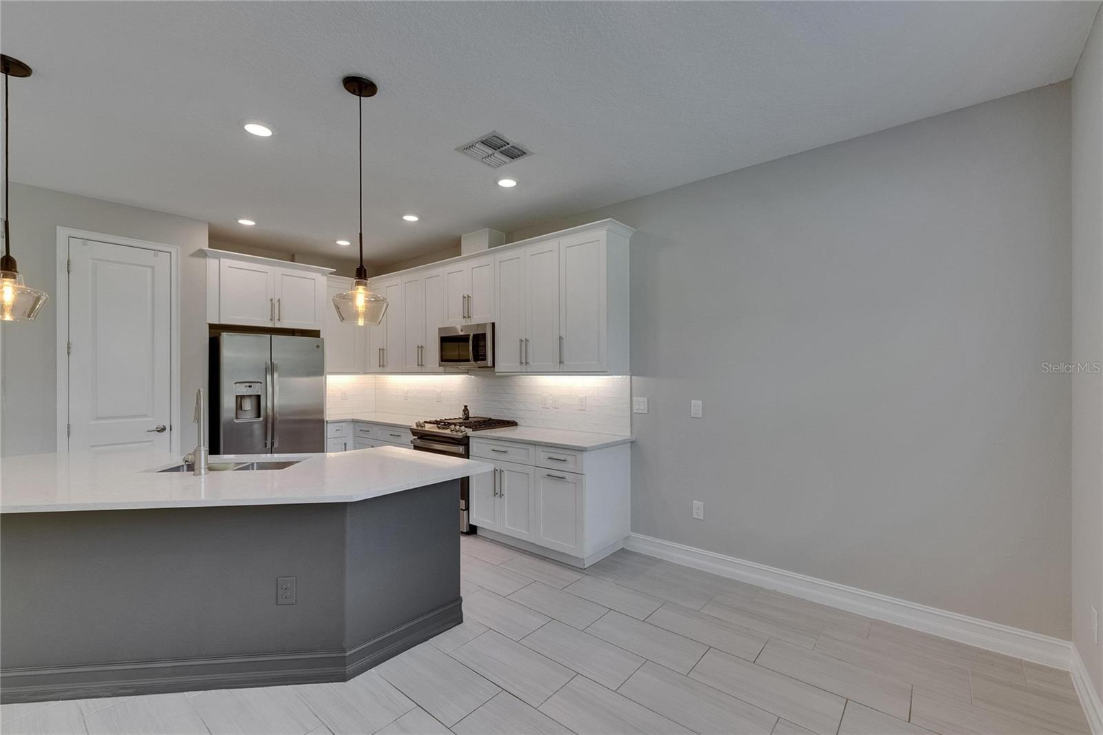 Image 30 of 88 For 4899 Isola Court