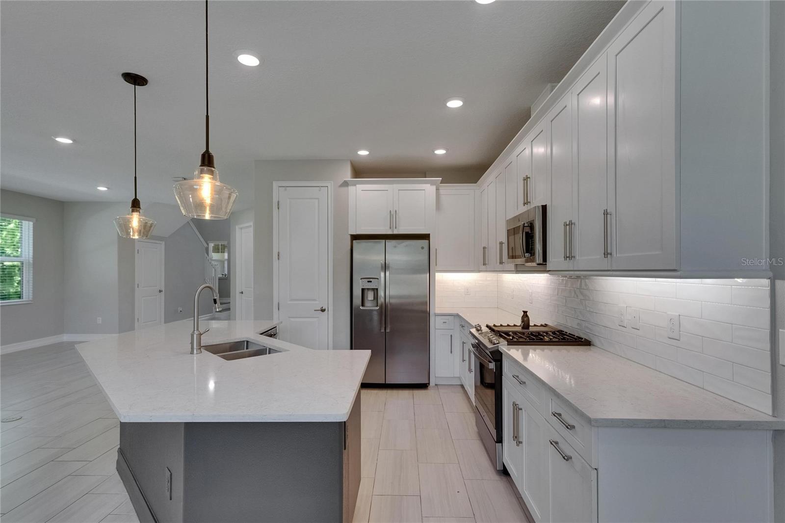 Image 31 of 88 For 4899 Isola Court