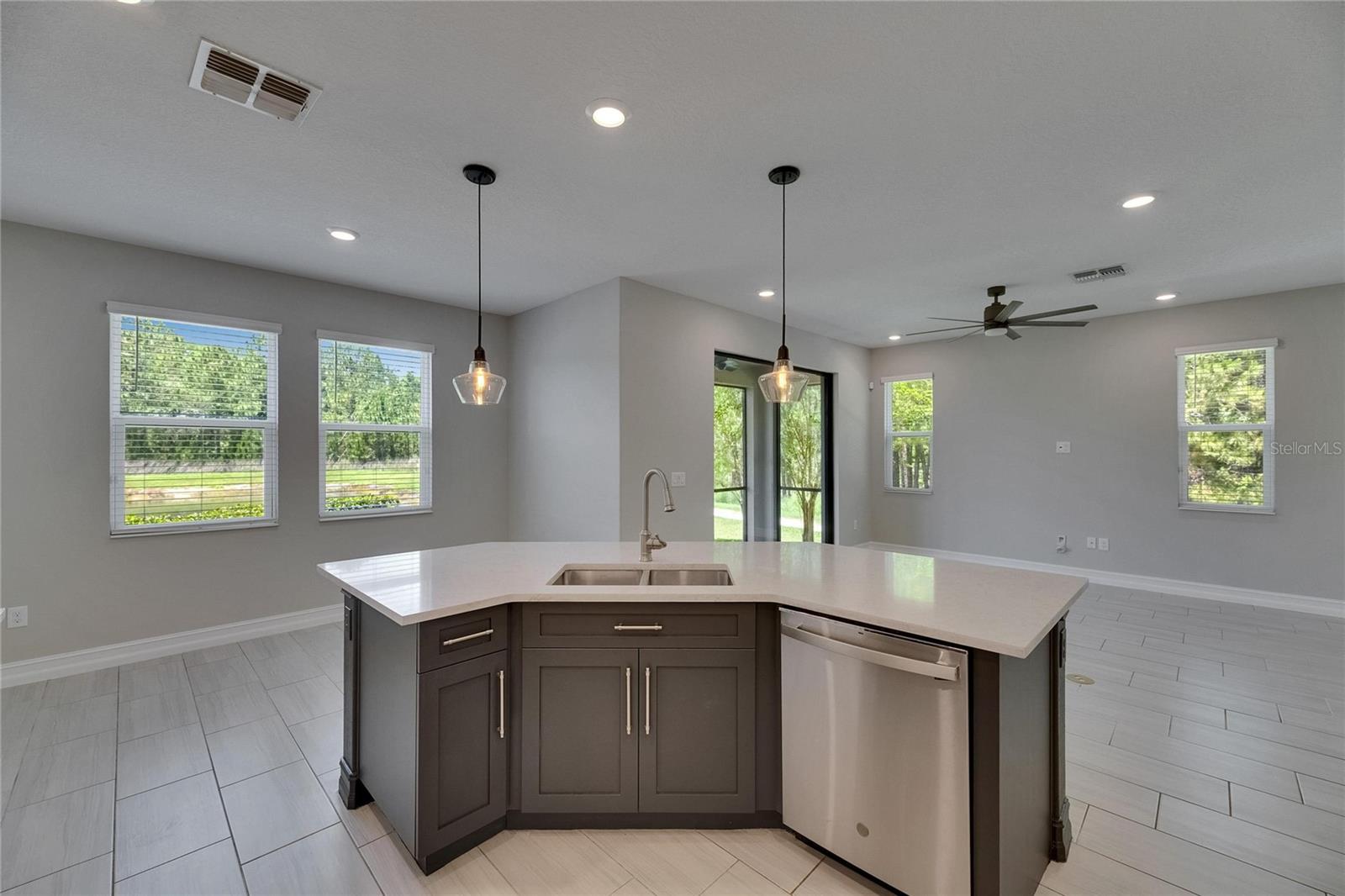 Image 33 of 88 For 4899 Isola Court