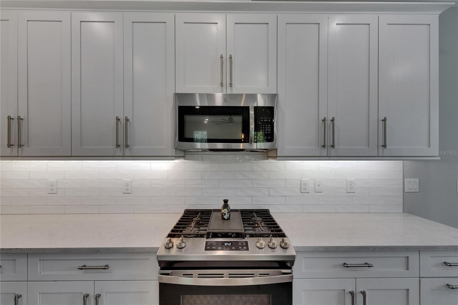 Image 36 of 88 For 4899 Isola Court