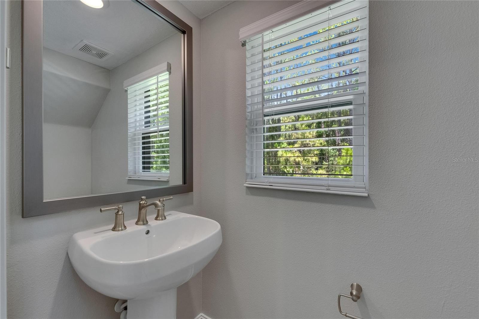 Image 42 of 88 For 4899 Isola Court