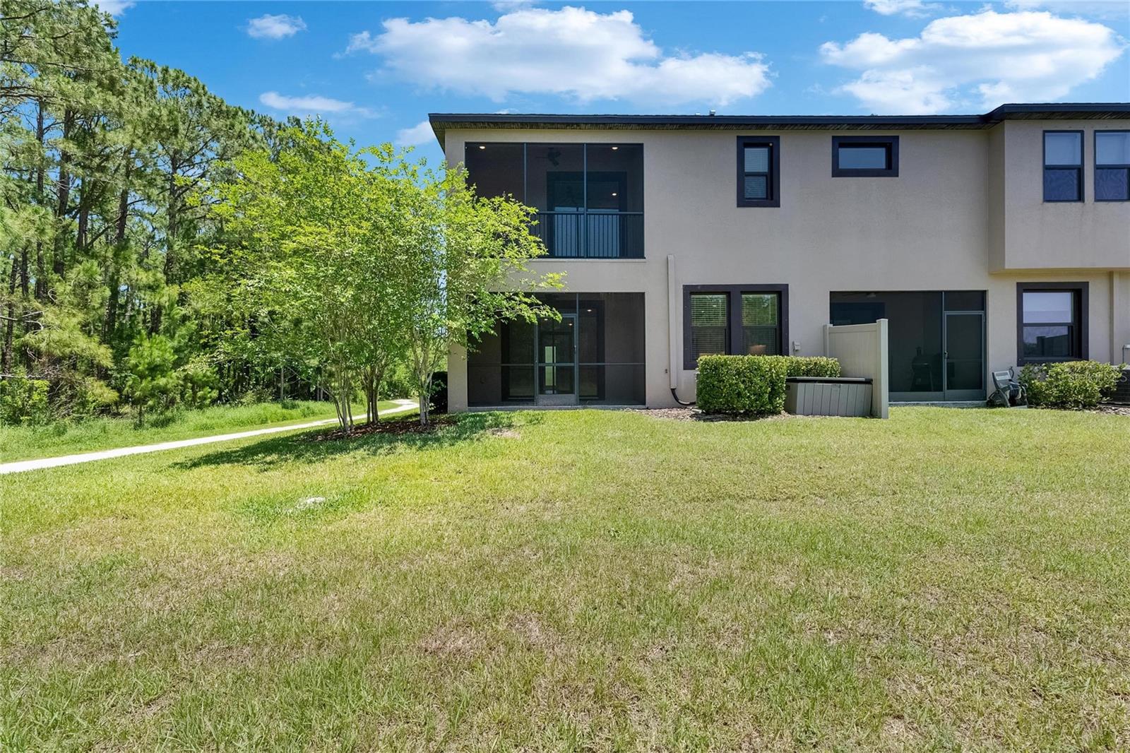 Image 43 of 88 For 4899 Isola Court