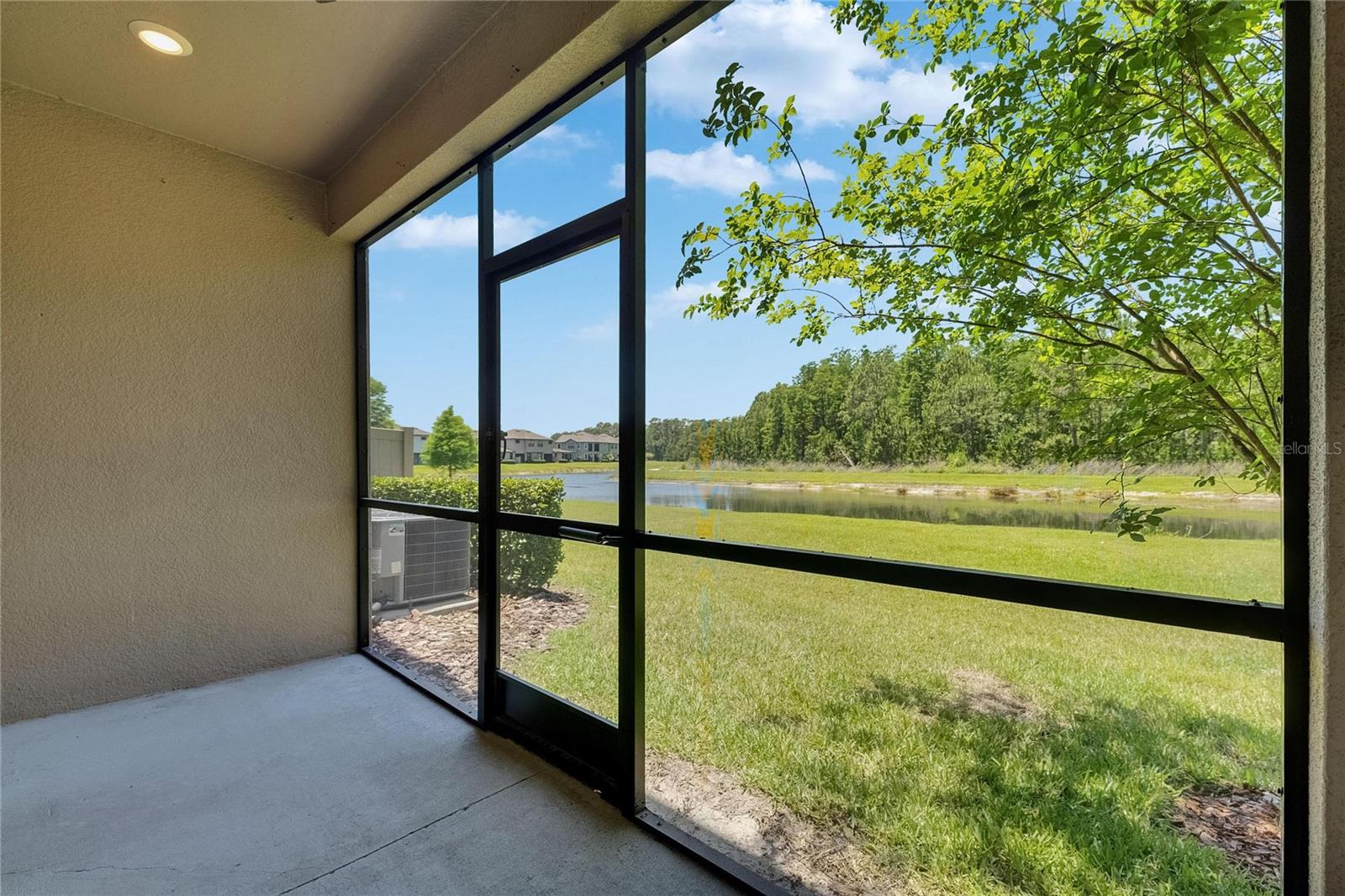 Image 46 of 88 For 4899 Isola Court