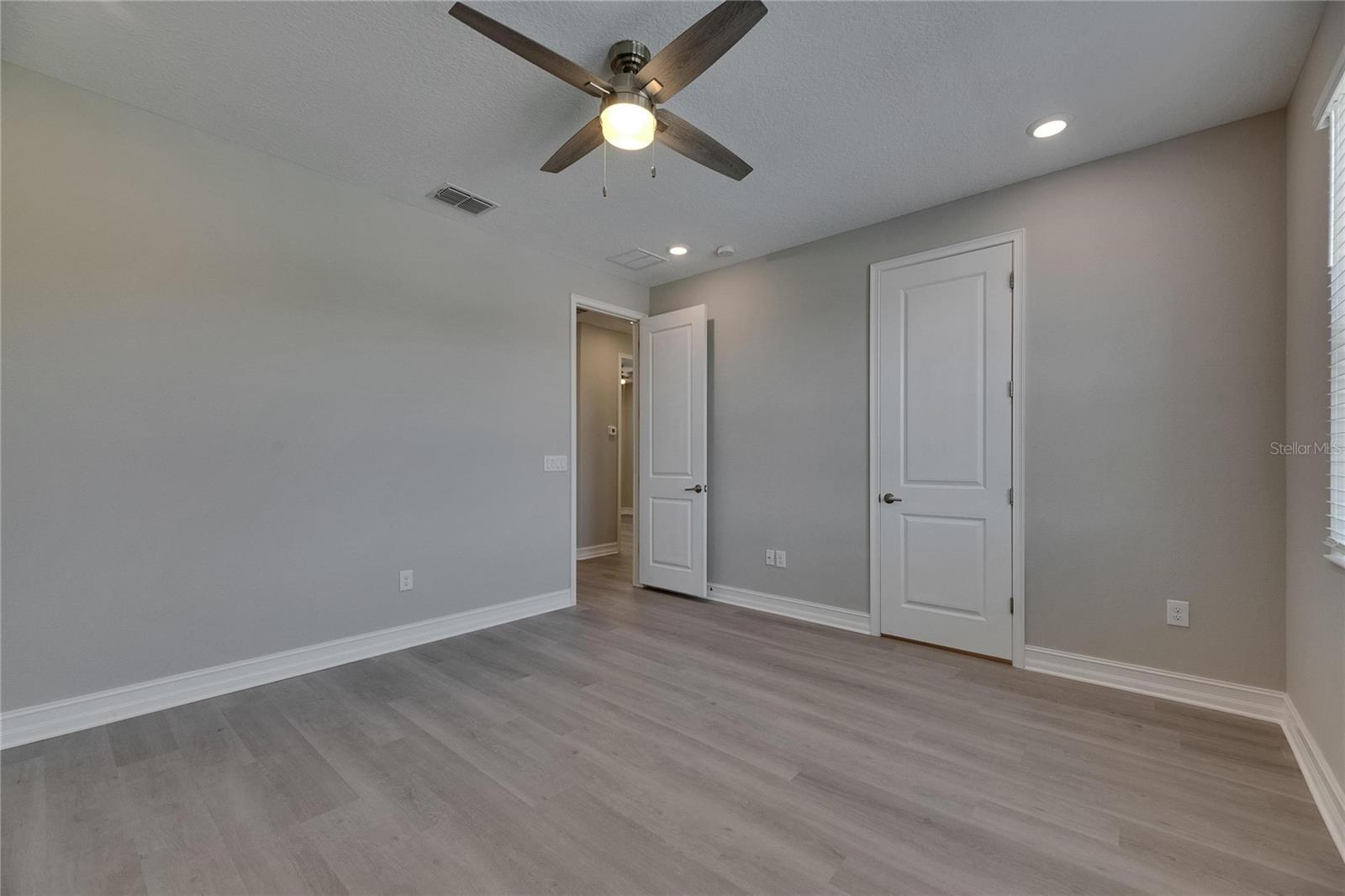 Image 49 of 88 For 4899 Isola Court