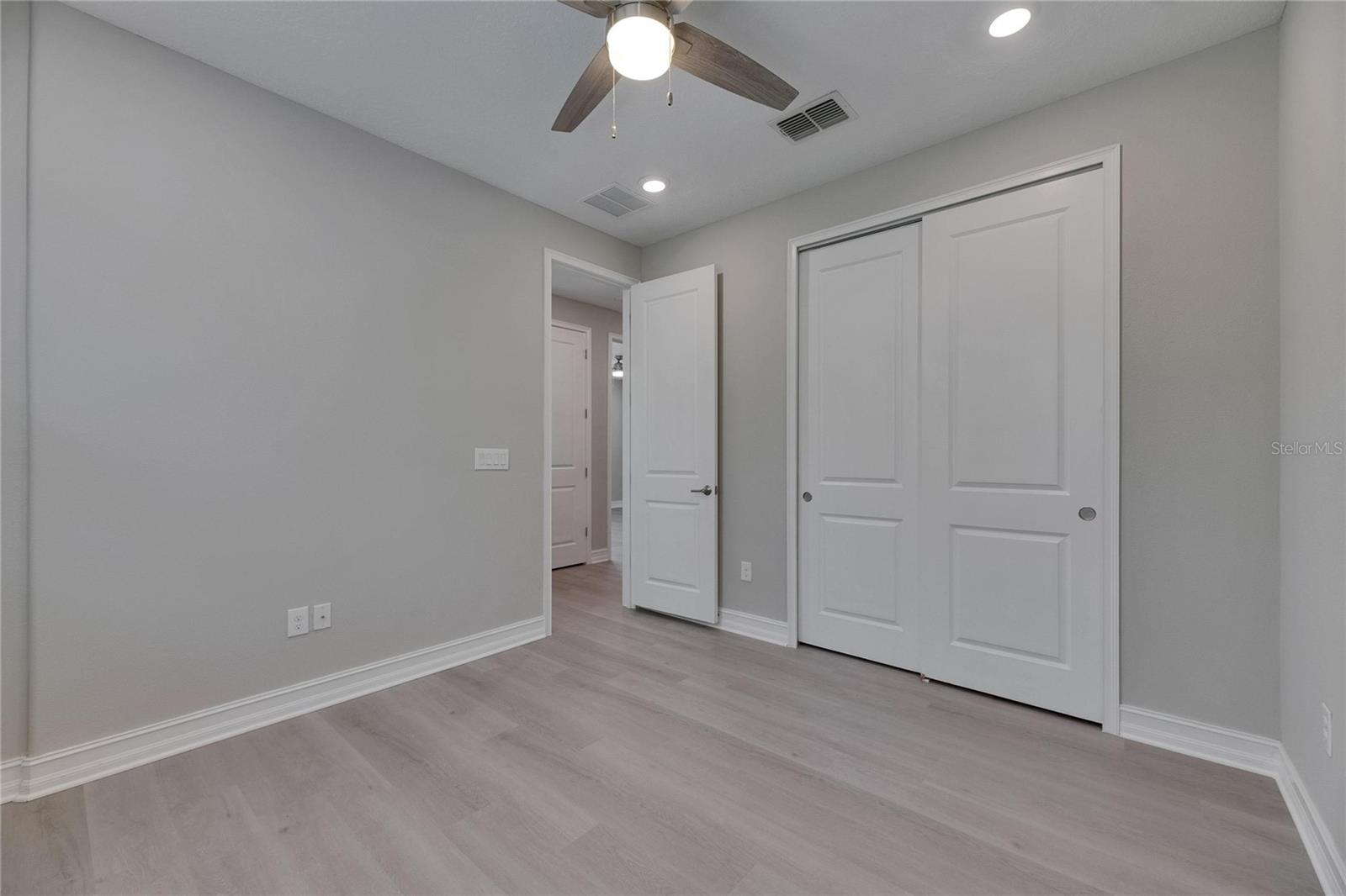 Image 55 of 88 For 4899 Isola Court