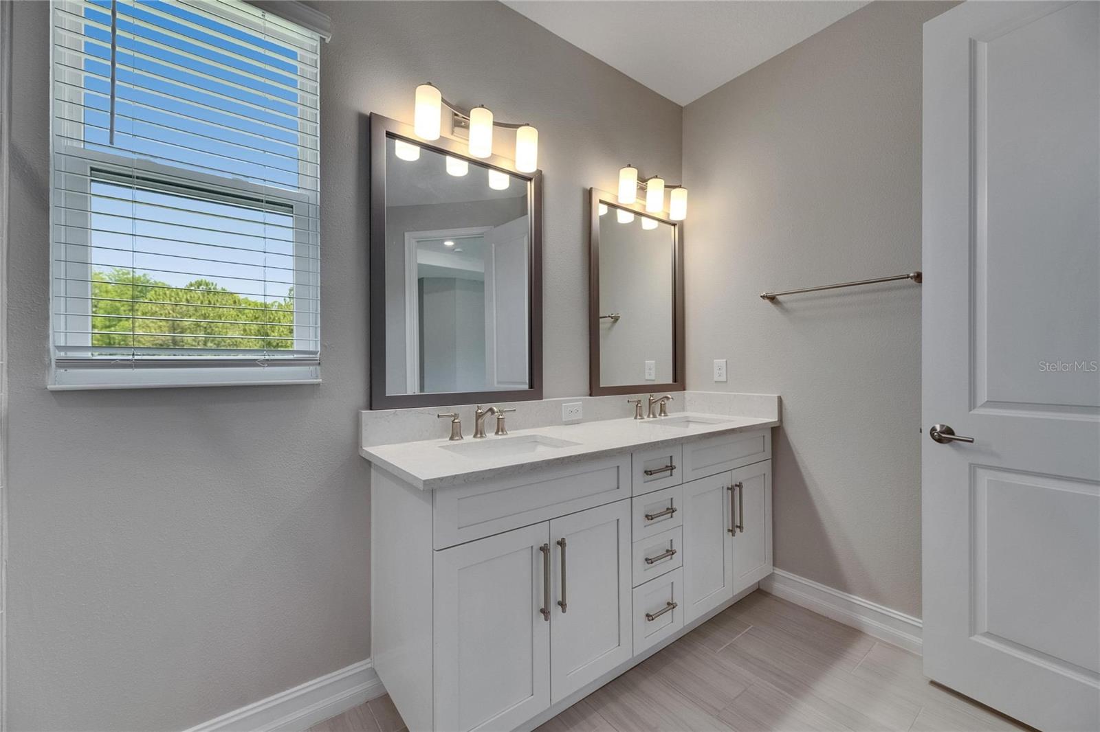 Image 68 of 88 For 4899 Isola Court