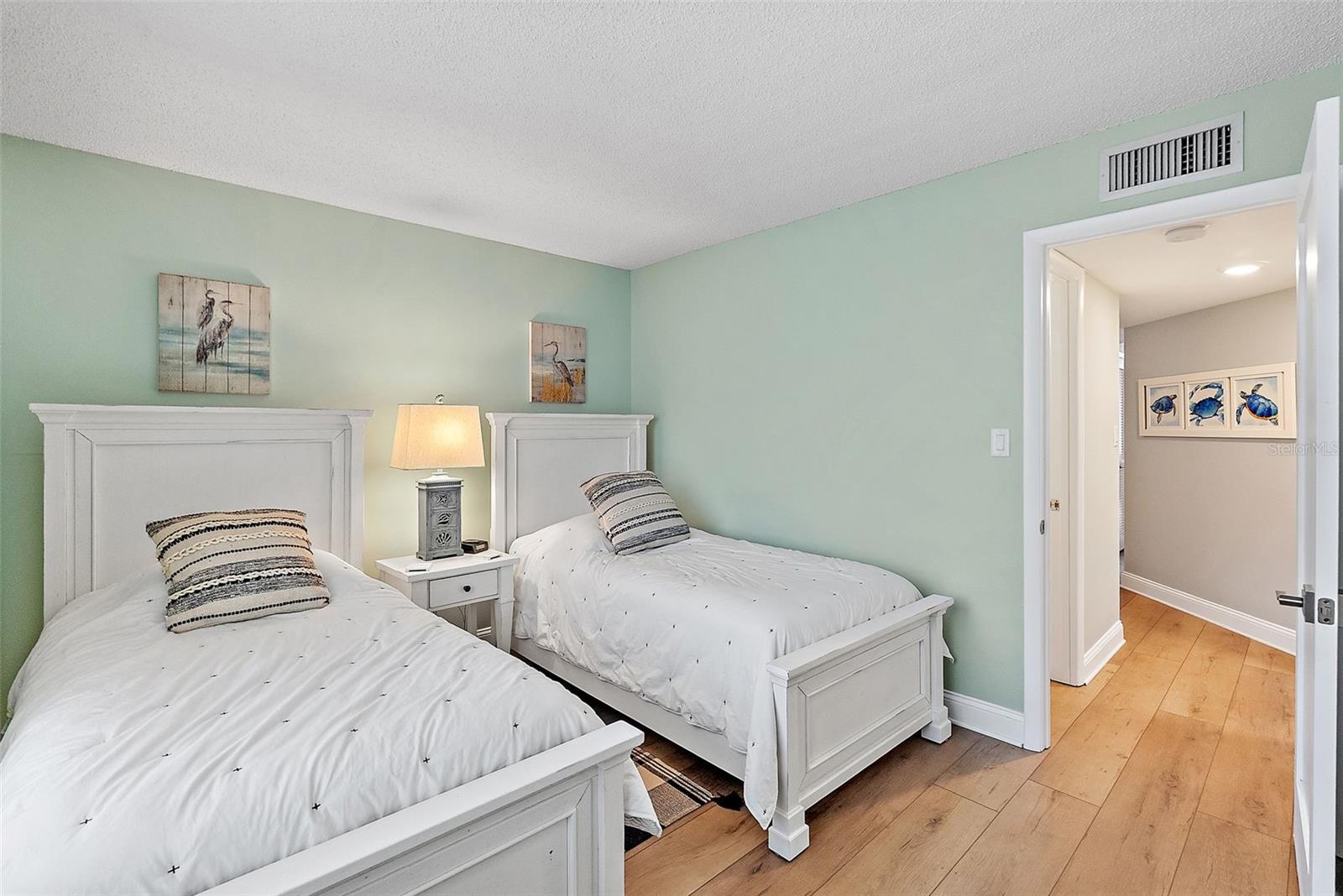 Image 16 of 36 For 5155 Isla Key Boulevard S 401