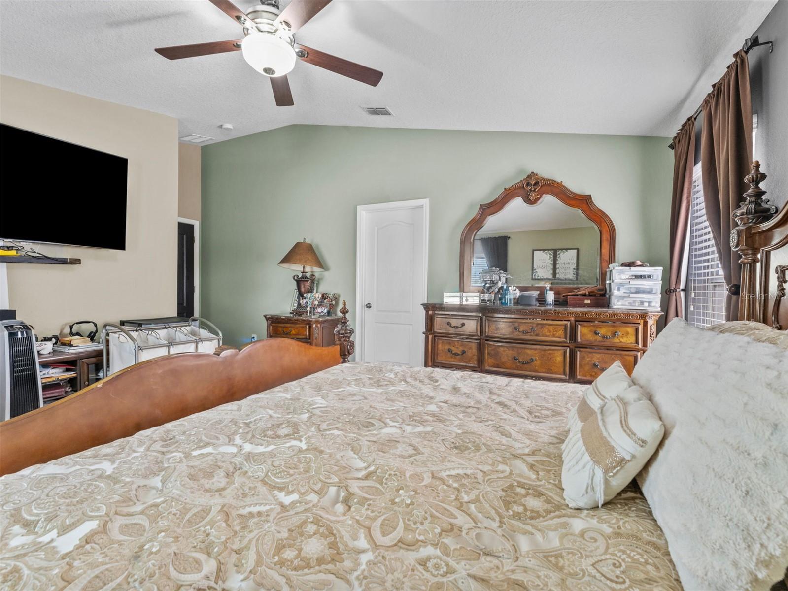 Image 18 of 43 For 12303 Holmwood Greens Place