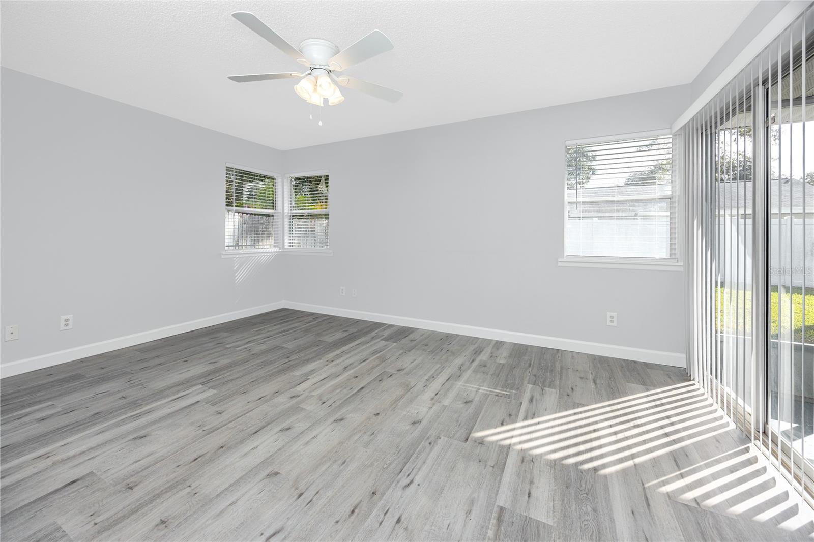 Image 5 of 29 For 327 Phlox Drive