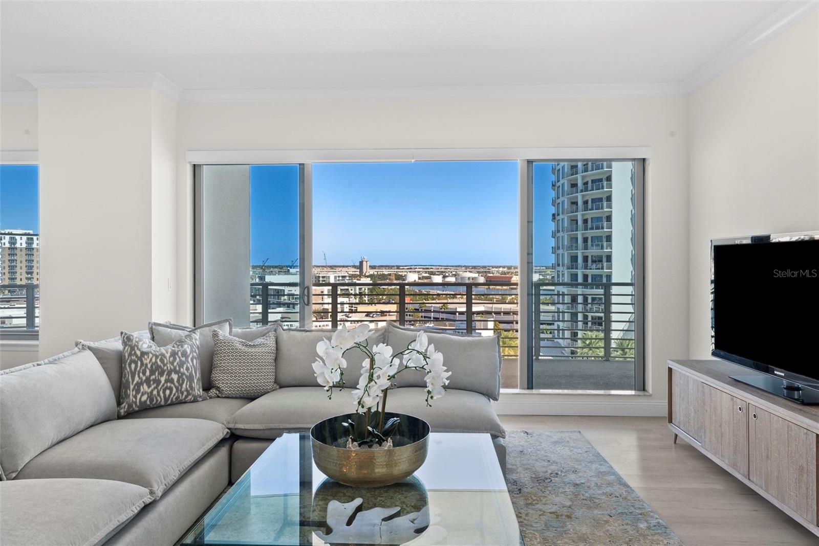 Image 15 of 52 For 449 12th Street 1101