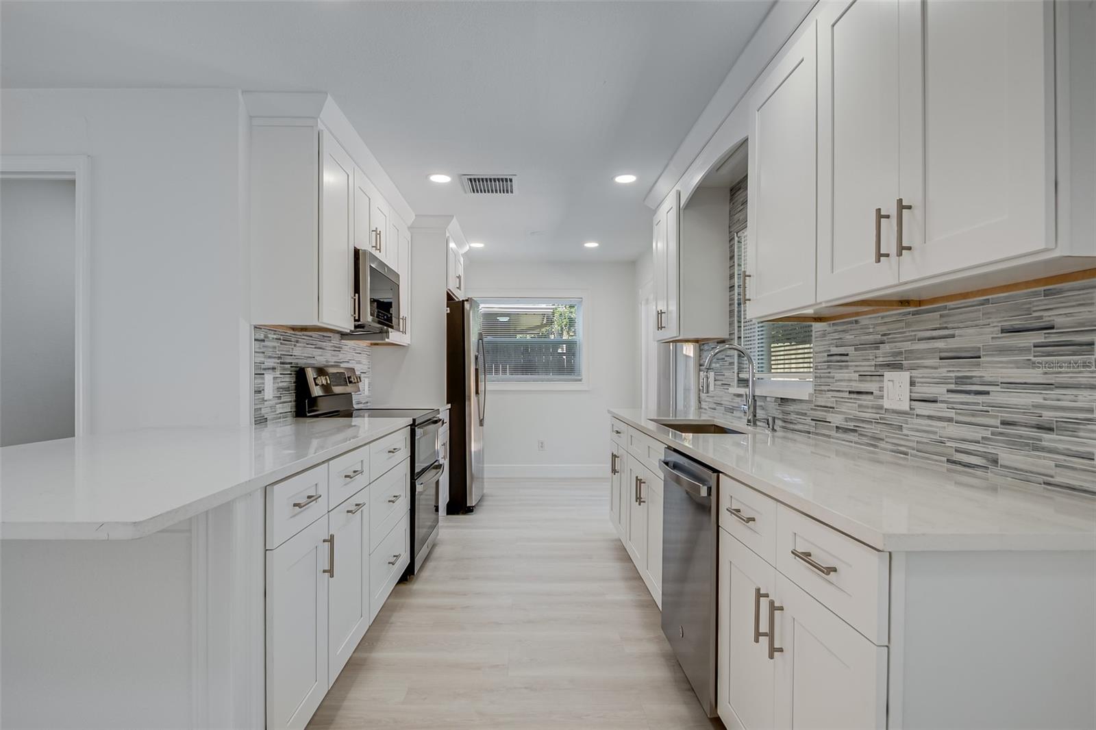 Image 5 of 24 For 1806 Forest Drive