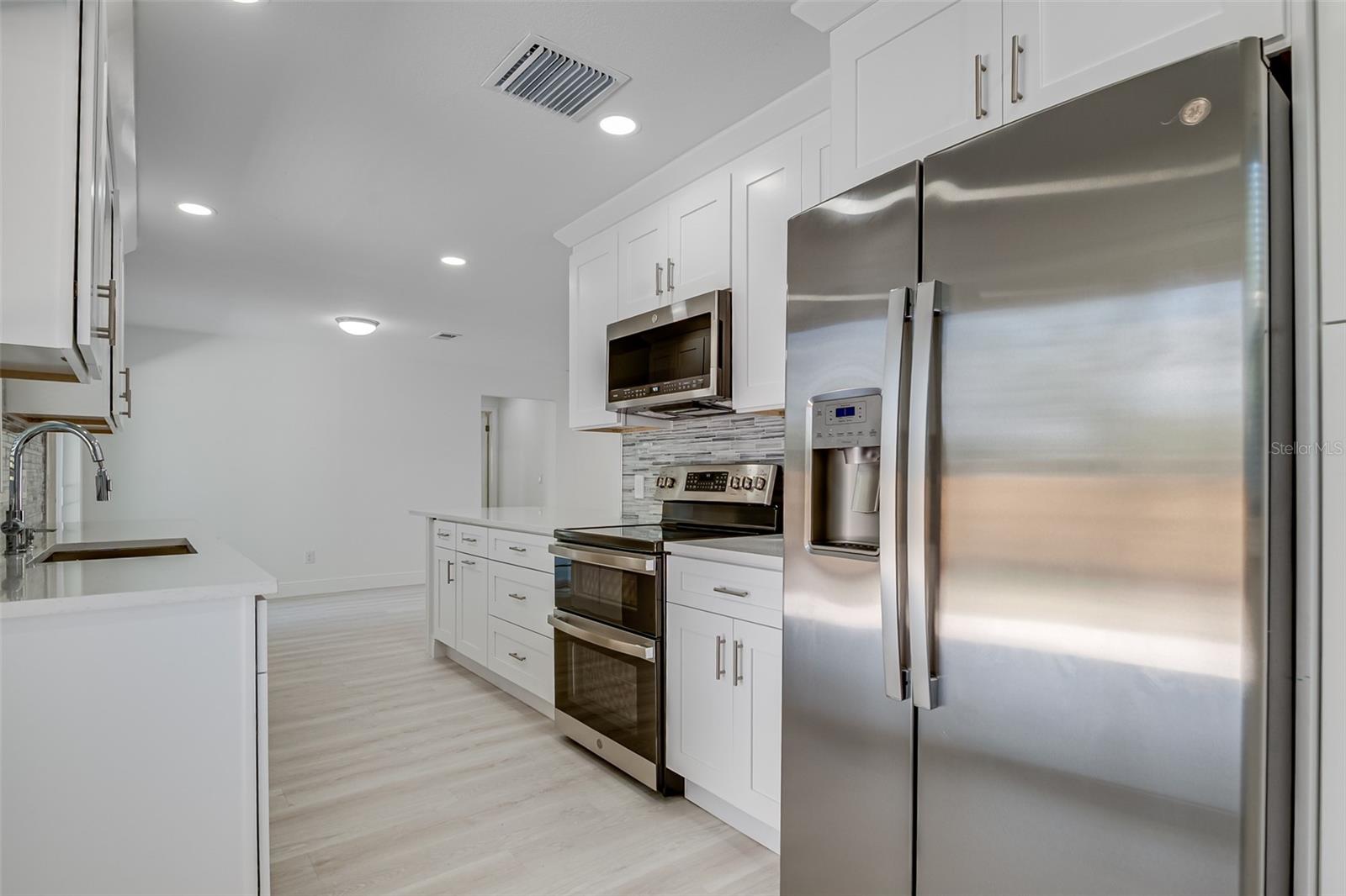 Image 7 of 24 For 1806 Forest Drive