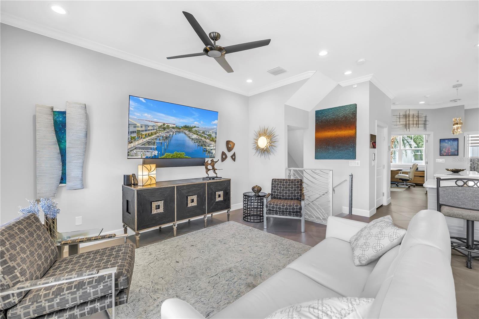 Image 11 of 66 For 6024 Moorings Drive S