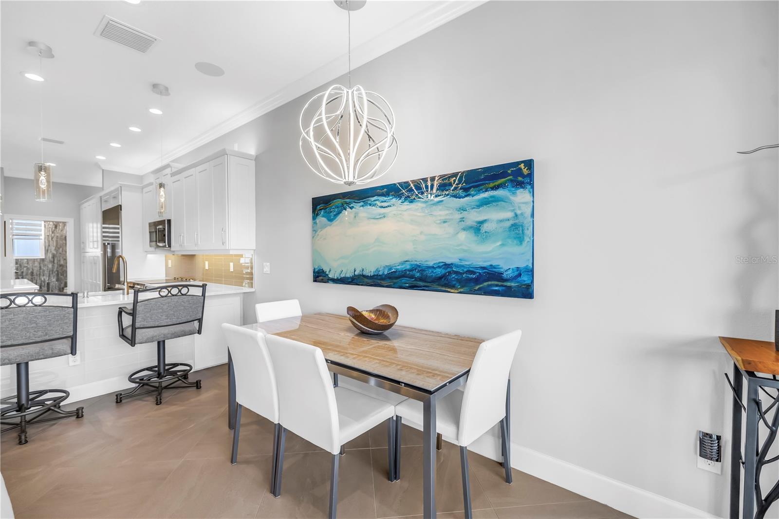 Image 16 of 66 For 6024 Moorings Drive S